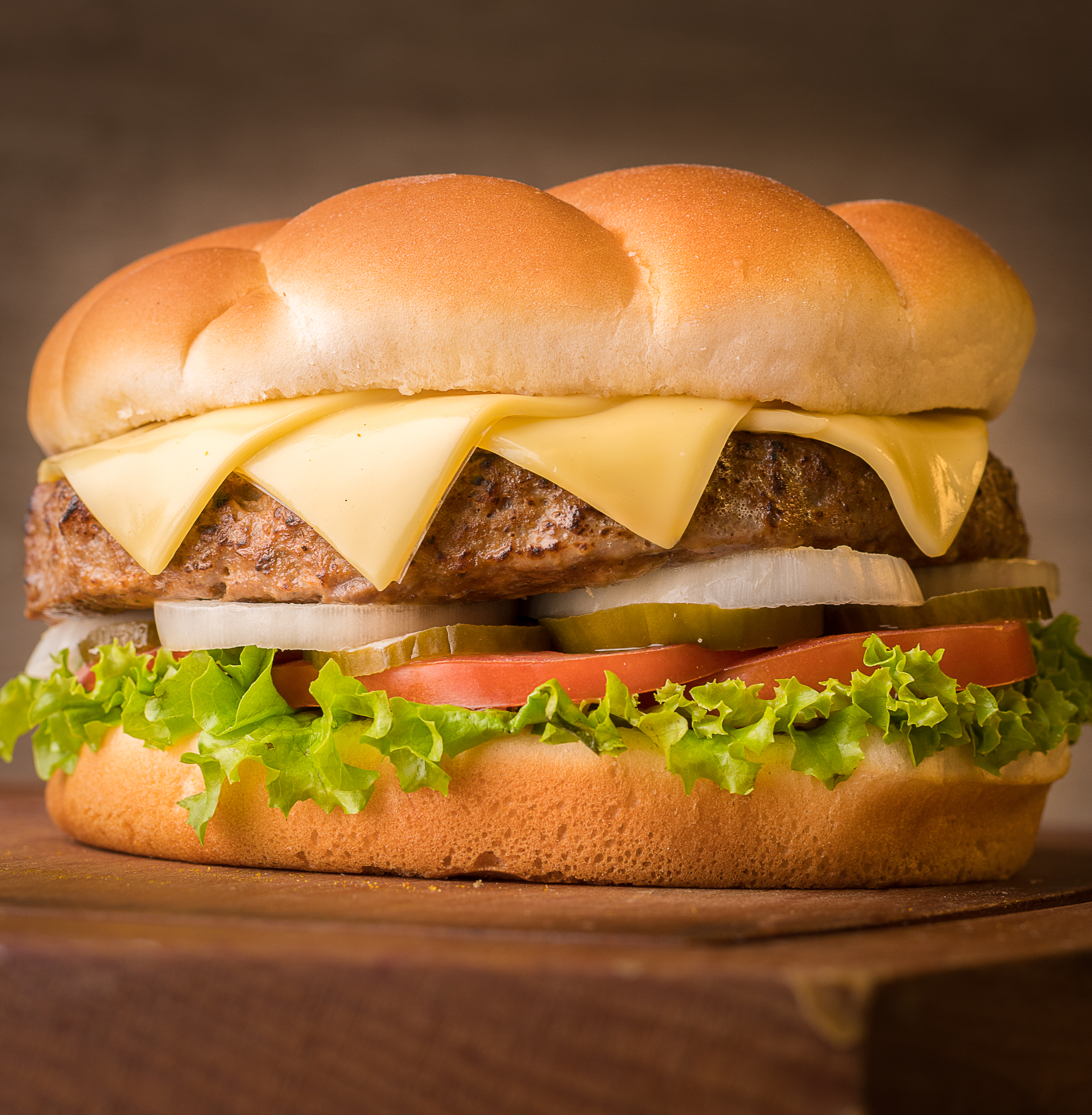클래식 치즈버거 (Classic Cheeseburger)