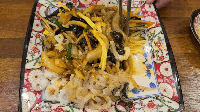 교대원-양장피-겨자소스-비벼주기