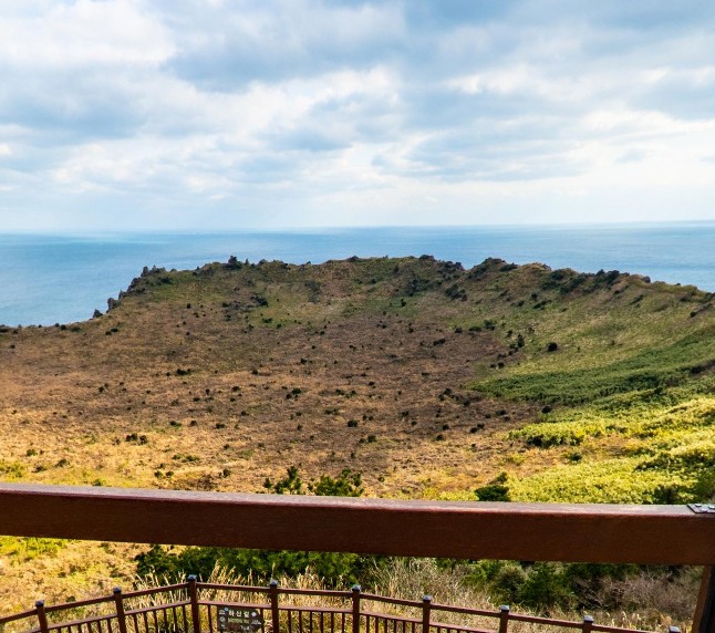 11월 국내여행지 베스트10. 제주도 성산일출봉 (제주특별자치도)