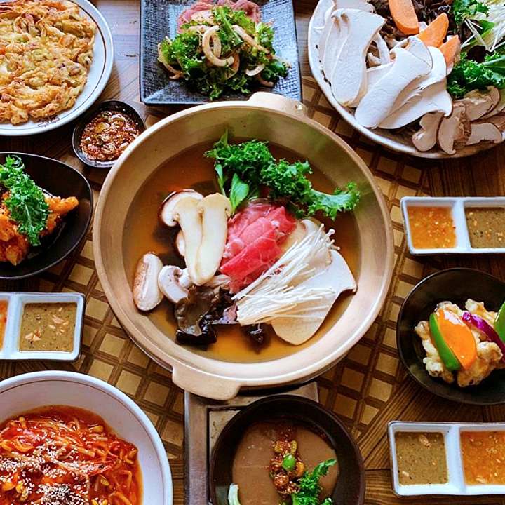 생생정보 차돌 버섯전골 맛집