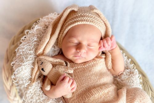 아기가 자고있다