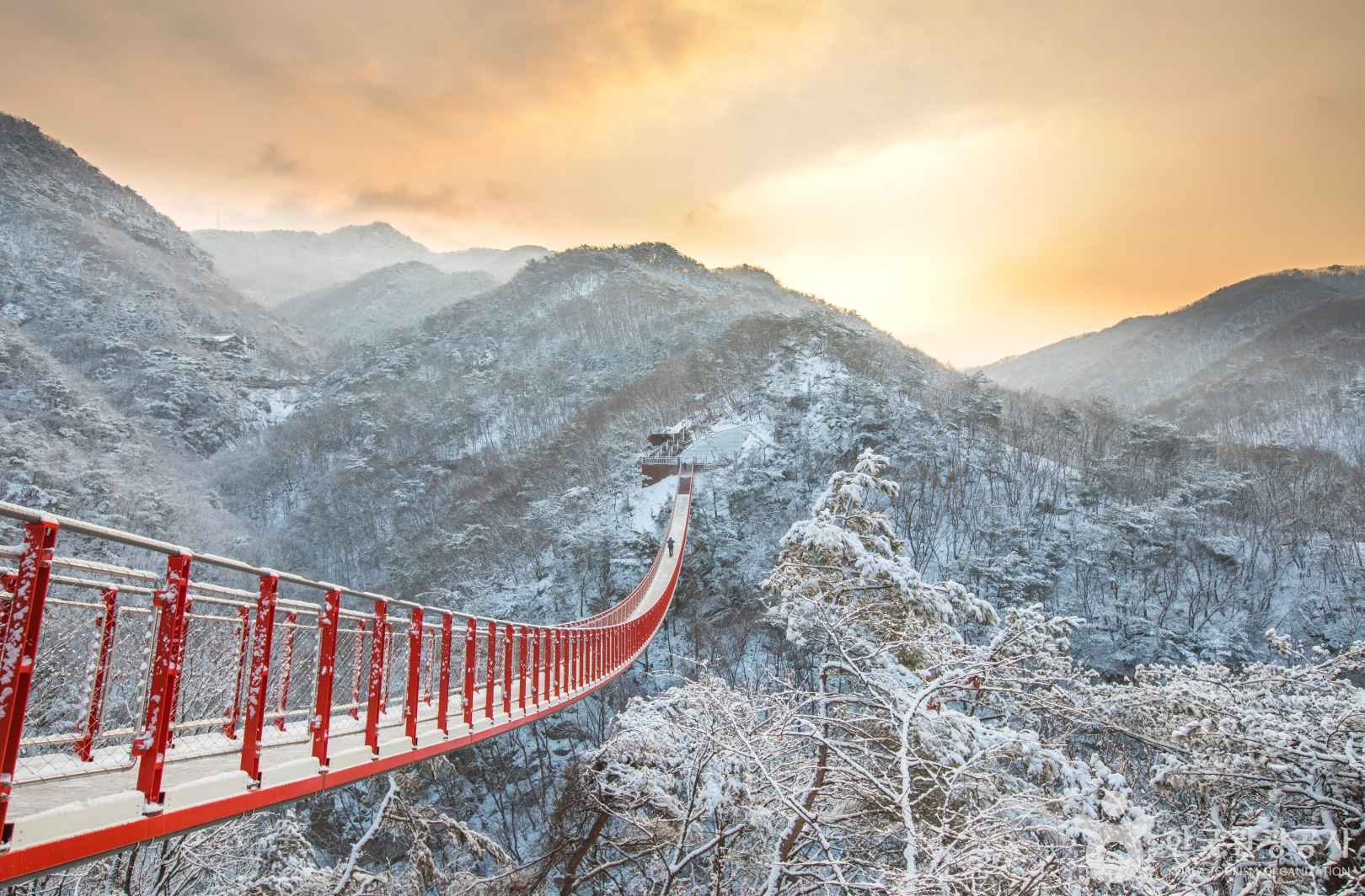 감악산 출렁다리 설경