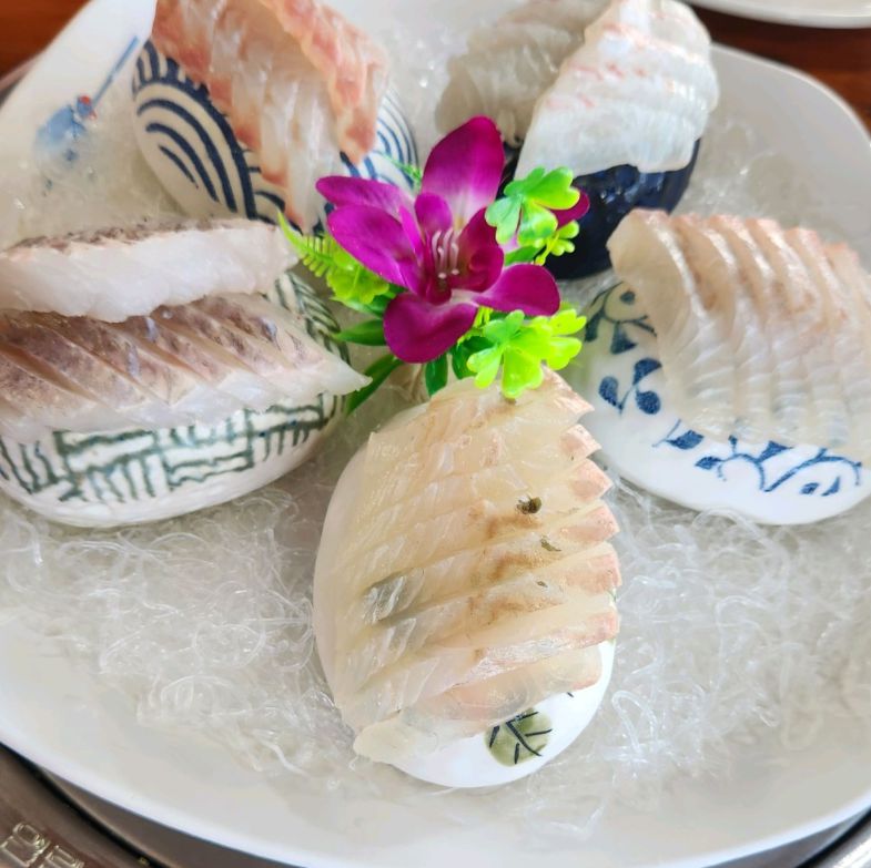 망상 오토캠핑리조트 맛집 돌고래횟집