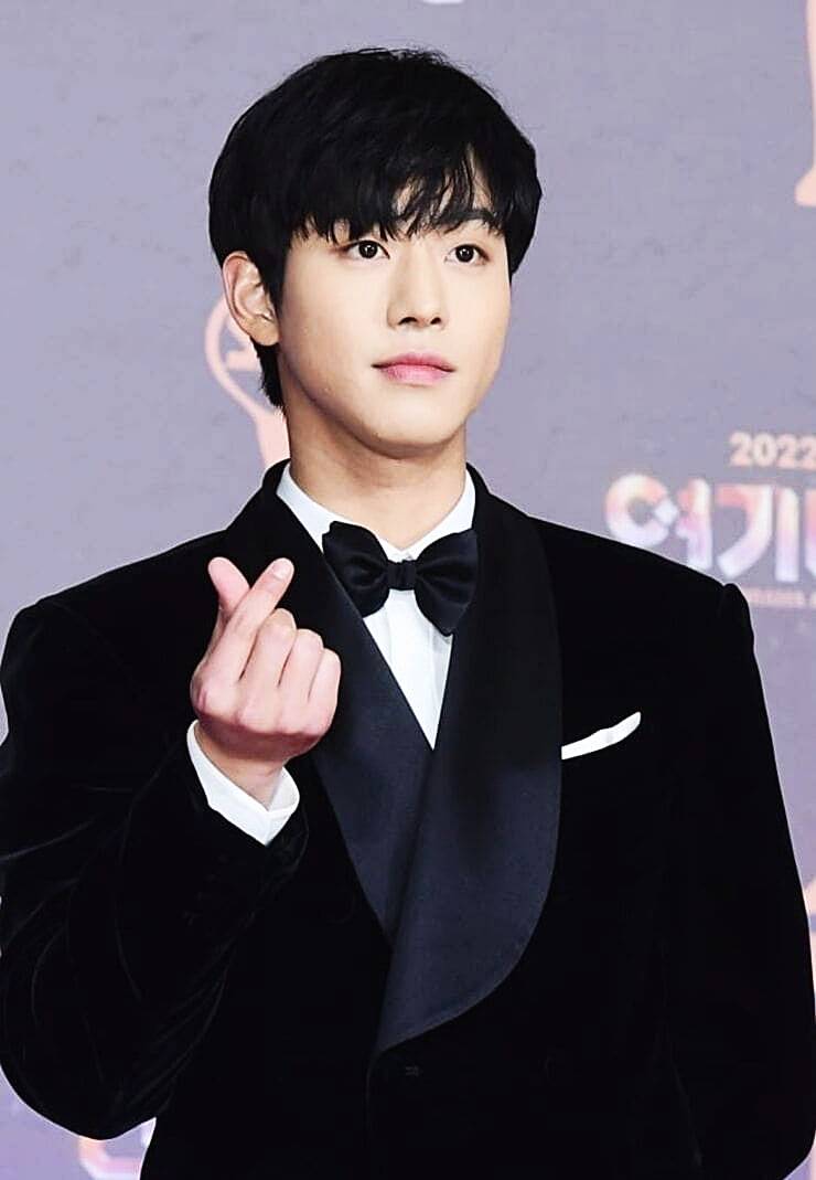 안효섭