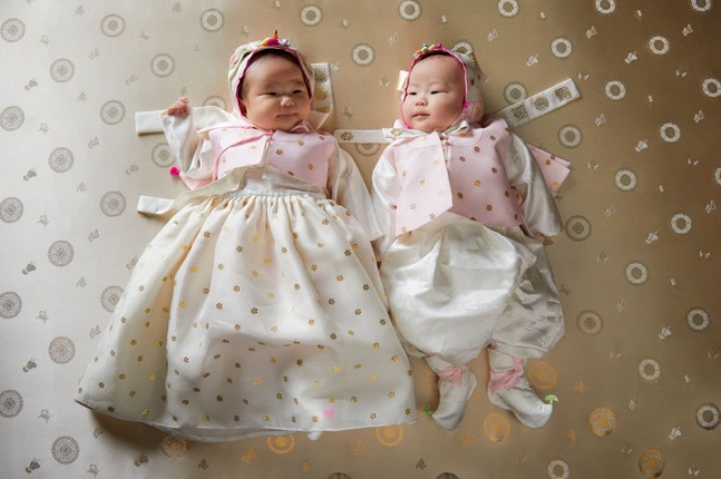 '전통한복 일생의례, 탄생에서 성년례까지' 전시