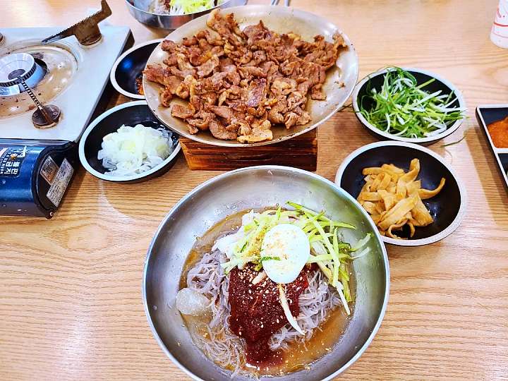 생방송오늘저녁 숯불고기 불백 김치찌개 백반 월 매출 1억 원 대박 난 1+1 가성비 혜자 메뉴 참숯 석쇠불고기 자가도정 쌀밥 화성 융건릉 맛집 추천