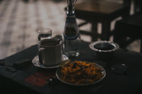 여름철 야식 위험성 : 살찌는 것보다 더 무서운 문제들