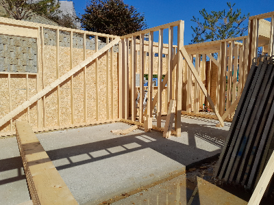 목조 주택 건축 중