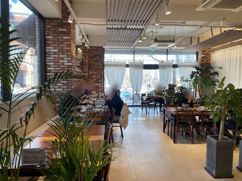 동탄 외식타운 한삭 맛집 건강밥상 봄설 - 4인 좌석