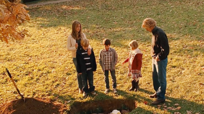 말리의 장례식을 해주는 가족모습