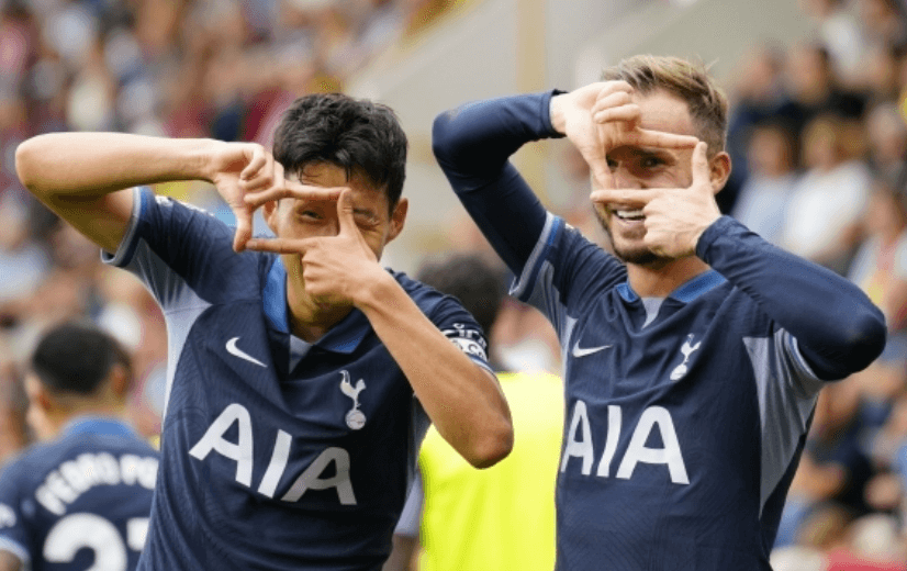 기뻐하는 손흥민