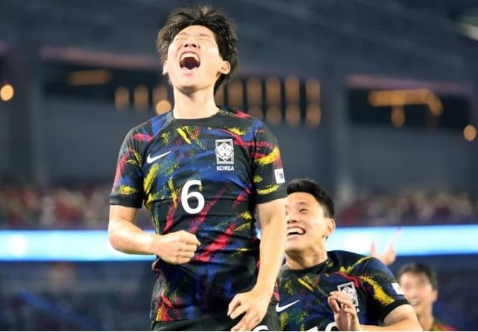환호하는-한국-축구선수