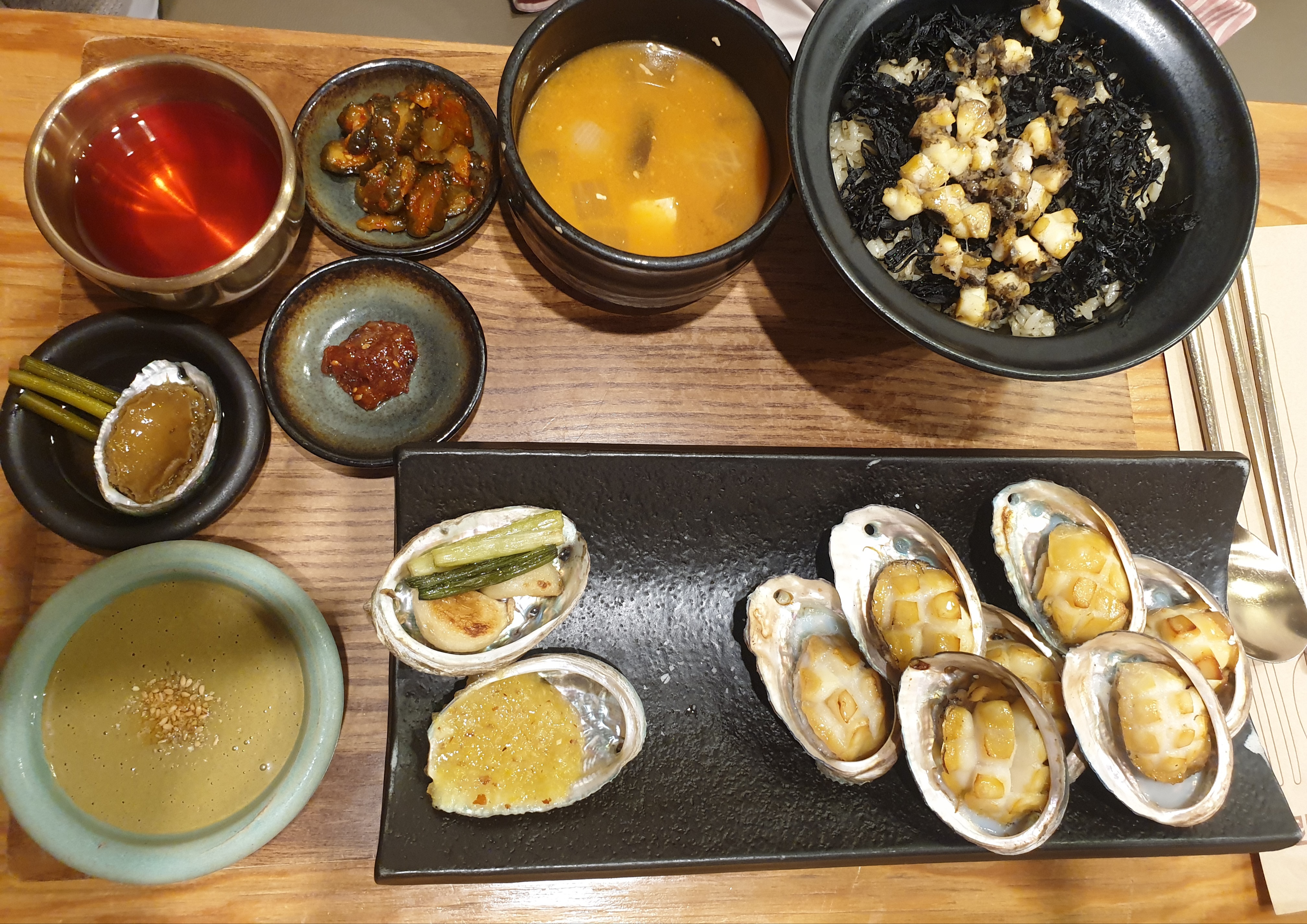 현대백화점 신촌점 10층 식당가에 있는 전복집 탐복 전복구이 반상 세트