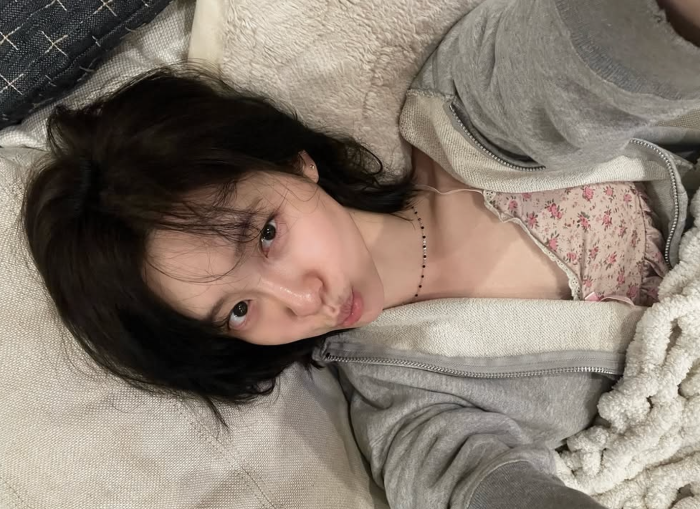 박지현 배우 셀피