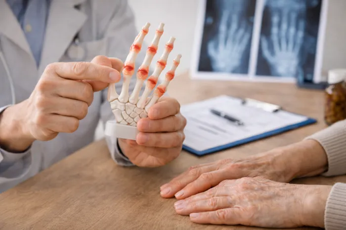 손가락 마디가 아픈 이유