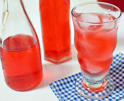 한국의 떡 종류 살구떡-오미자차