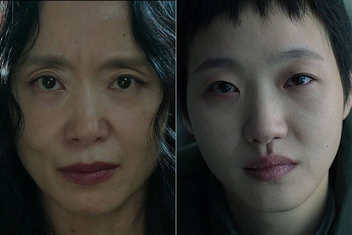 자백의 대가로 분한 전도연과 김고은