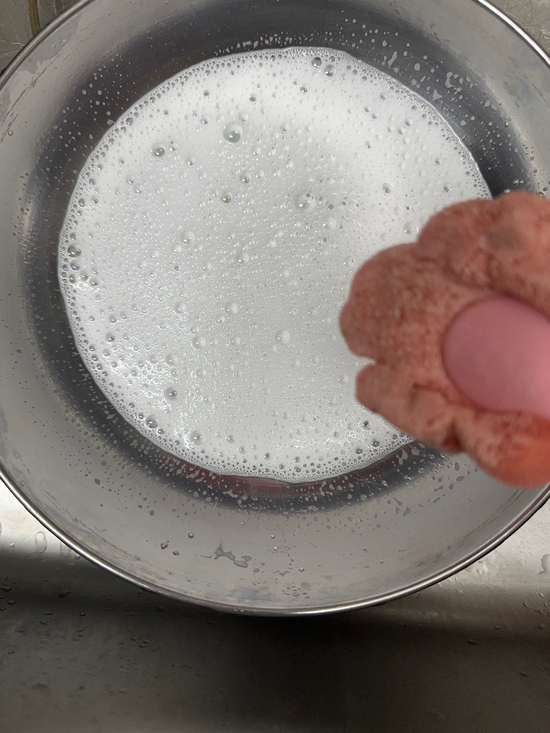 베이킹 소다와 물 혼합