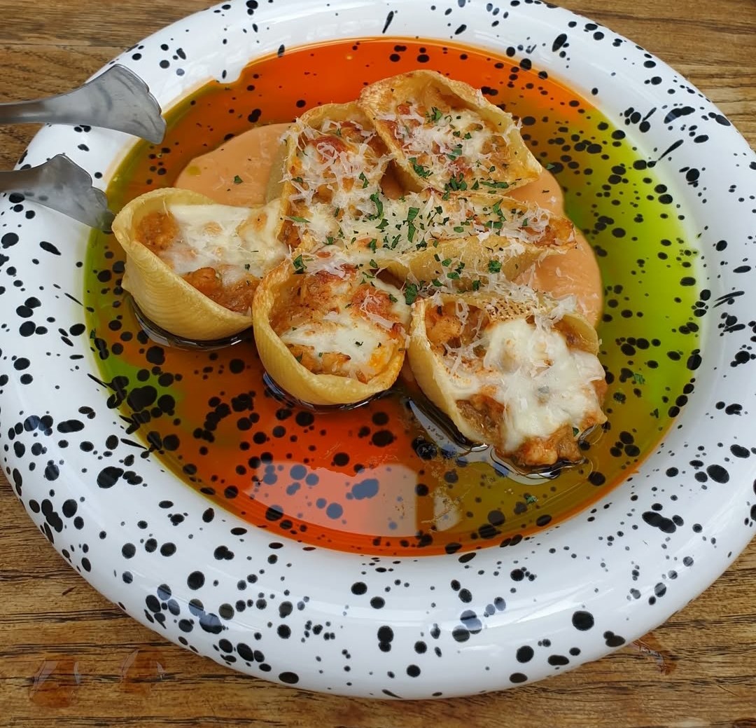 팔발라 달팽이 요리인 에스카르고