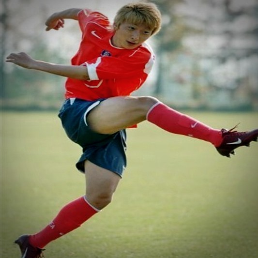 박은선 축구선수 - 슛 하는 사진