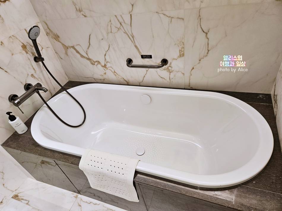 그랜드 인터컨티넨탈 서울 파르나스 호텔 주니어 스위트룸 솔직후기