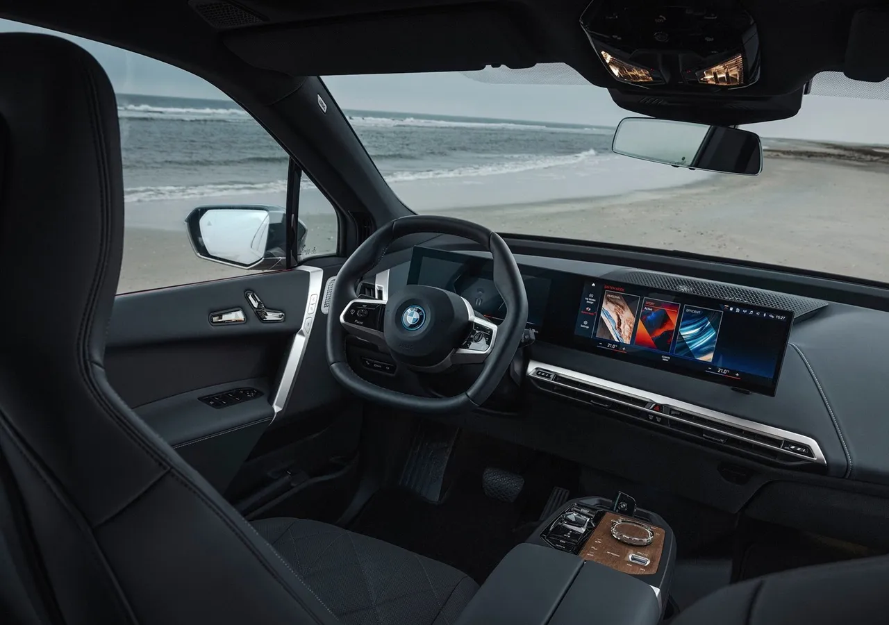 BMW IX M60 차량 이미지