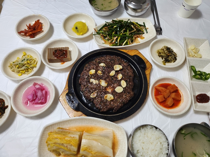 진갈비집 상차림 사진