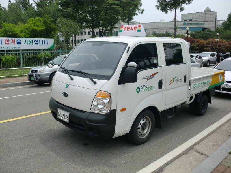 2종보통으로 포터 운전 가능 여부를 설명하는 참고 이미지 (적재중량 4톤 이하 기준)