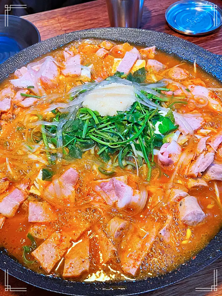 생생정보 수제햄 부대찌게 부대볶찌 수제 소세지 베이컨 햄으로 만드는 부대볶음 부대 찌개 맛집