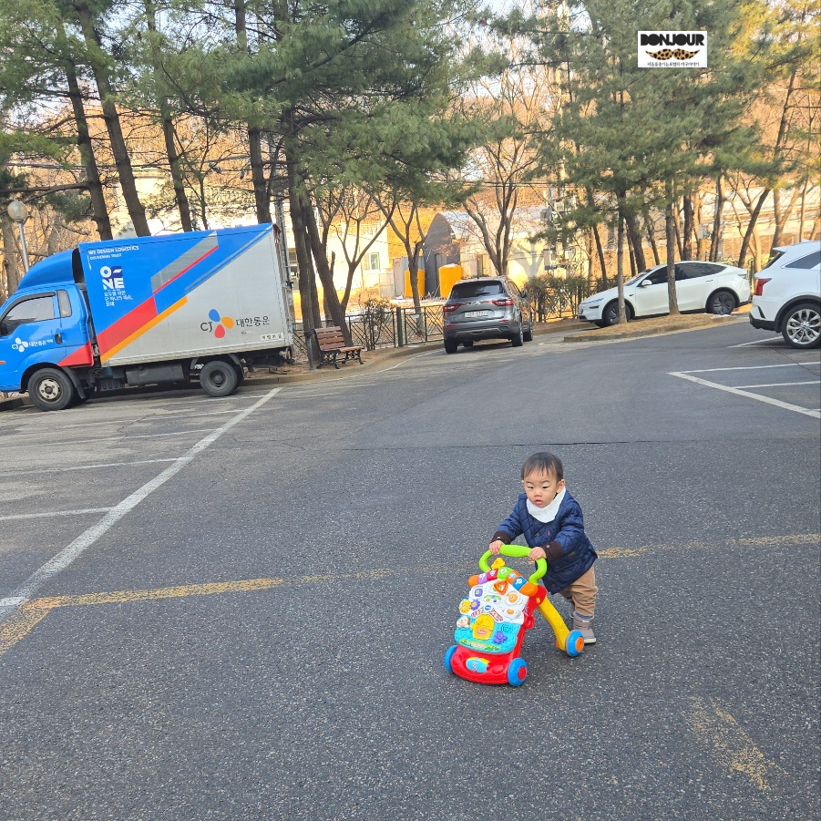 18개월 아기 걸음마 보조기 카트 야외 연습