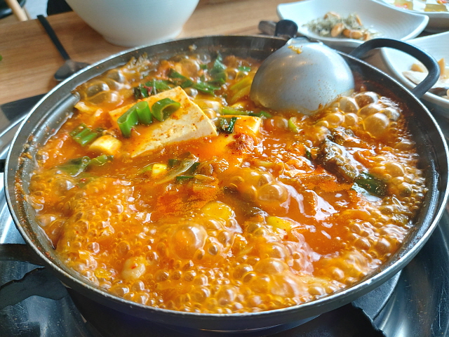 예향정 김치찌개