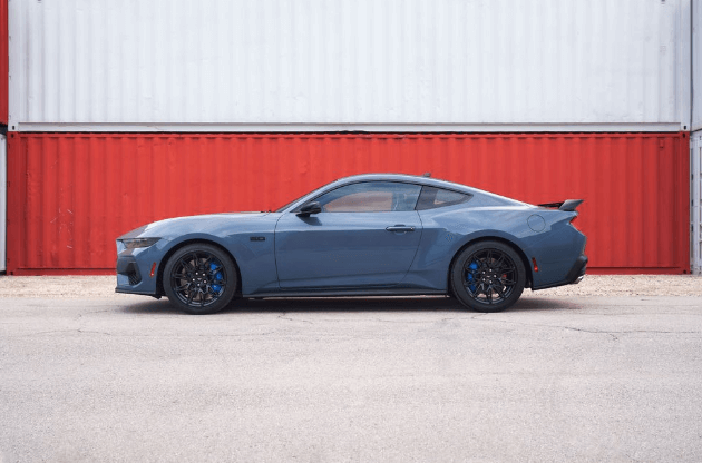 2024-포드-머스탱