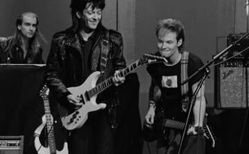 커팅 크루 무대