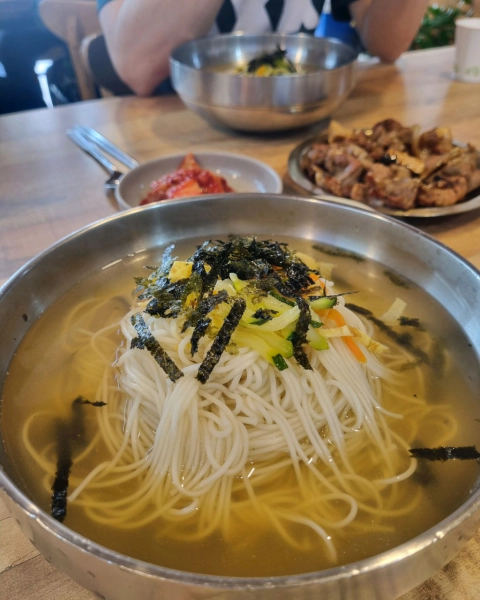 가격파괴 Why 잔치국수 2900원