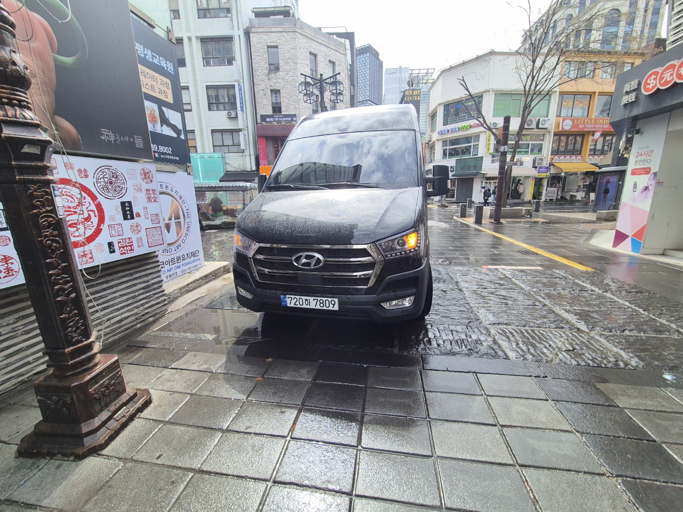 Private chauffeur vehicle smooth city travel Seoul