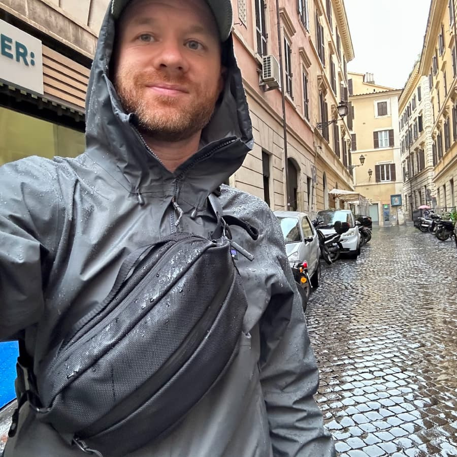 해외여행 중 소매치기 예방 & 대처법 – 안전한 여행을 위한 필수 가이드