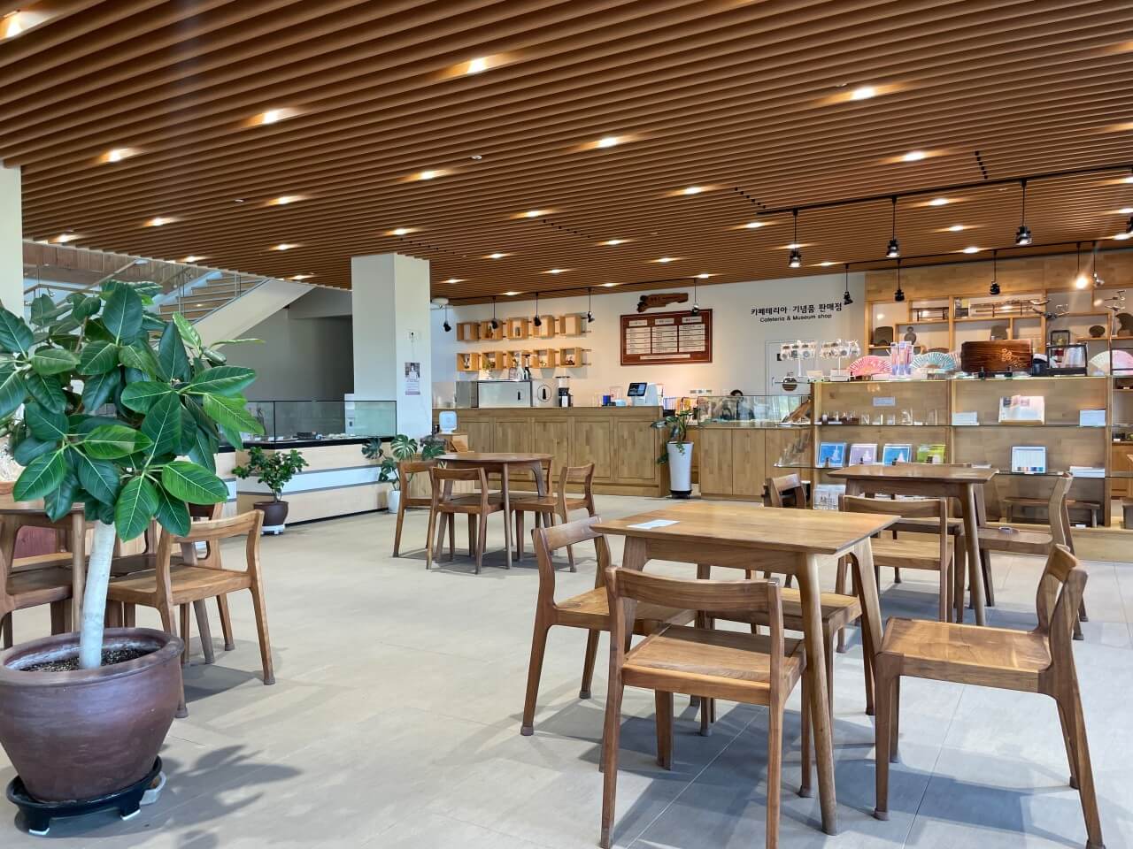 생방송투데이 3785회 우리 동네 홍(보)반장이 간다 APEC 성공 개최를 위해 홍반장이 간다&amp;#44; APEC 공식 숙소 소노캄 경주&amp;#44; APEC 2025 지정 음식점 고도벌한정식&amp;#44; APEC 회의 장소 경주화백컨벤션센터 (HICO) 