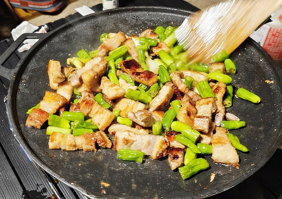 예상을 뒤엎고 가장 맛있었던 꽈리고추 삼겹살 볶음