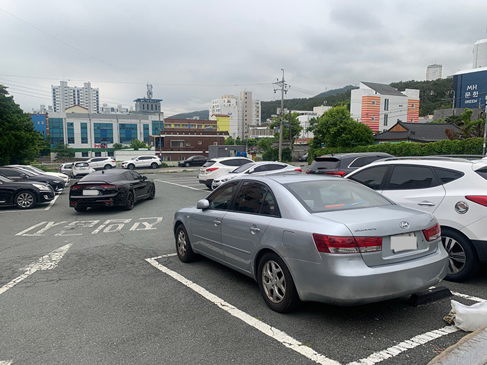 카페-프레스트-주차장