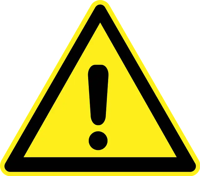 자동차 노란색 경고등