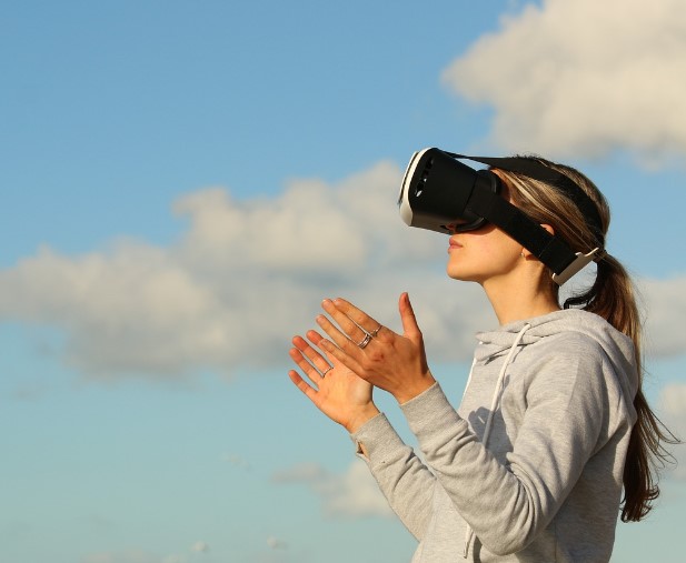 VR