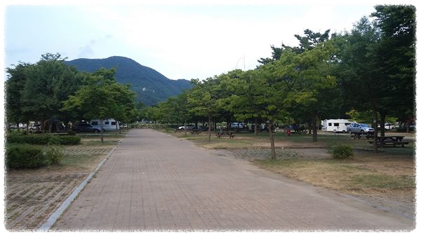 자라섬캠핑장-카라반사이트