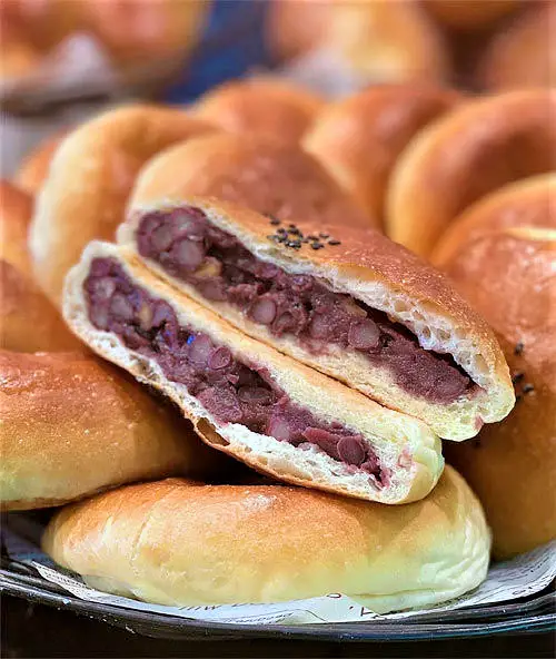 쌀쌀한 가을에 재유행 100년 전통 베이커리 카페 빵집 단팥빵 포천 산정호수 맛집 추천 생방송투데이 리얼맛집 오늘방송 빵 플레이스