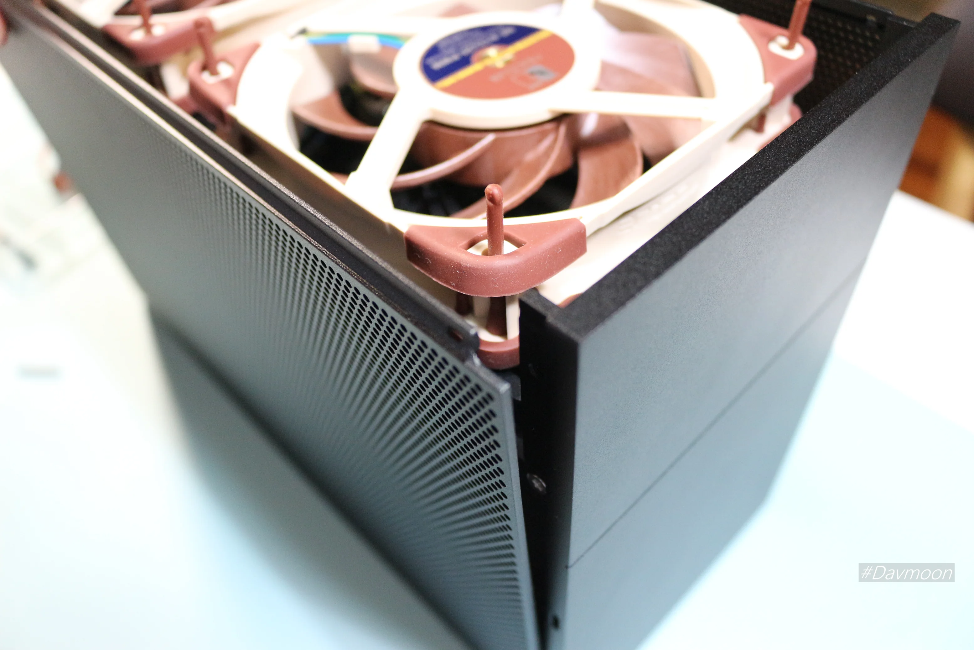 formd t1 v2 옆면 알루미늄 패널 결합