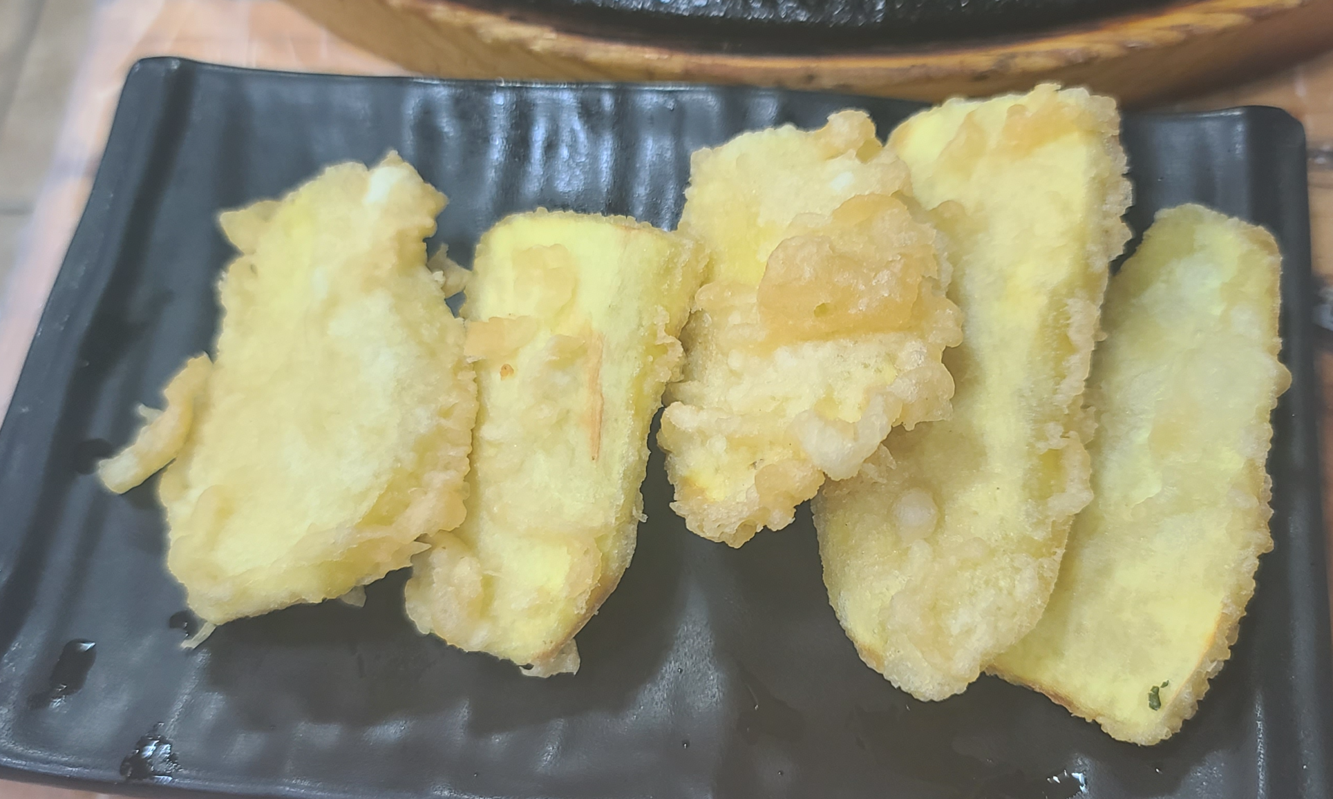 황금어장 활어회 도다리세꼬시 도다리회 다양한 밑반찬 달걀찜 날치알밥 고구마튀김