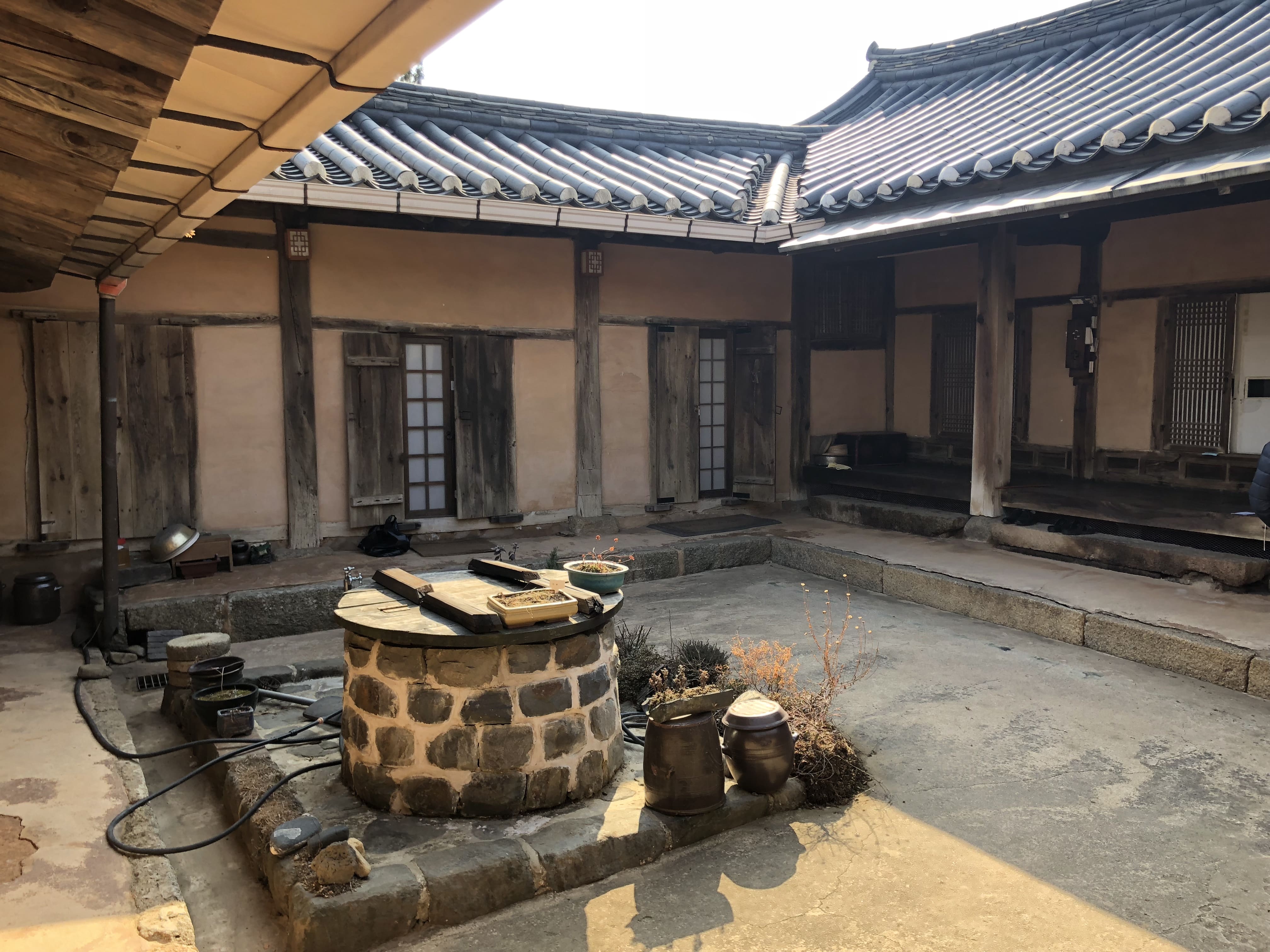 경주김씨고택 마당 모습