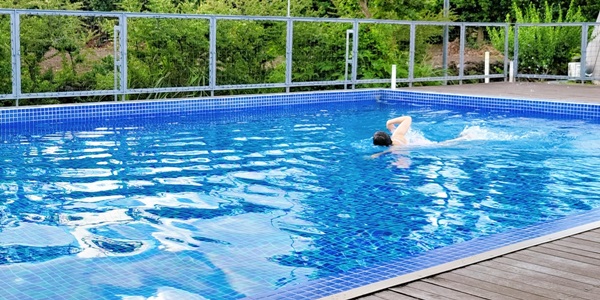 어라운드폴리 수영장