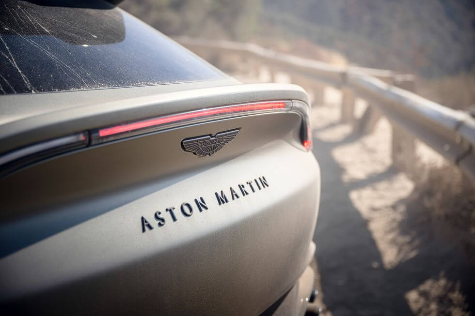 2024 에스턴마틴SUV