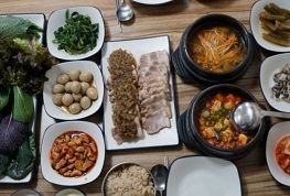 흑마늘수육쌈밥