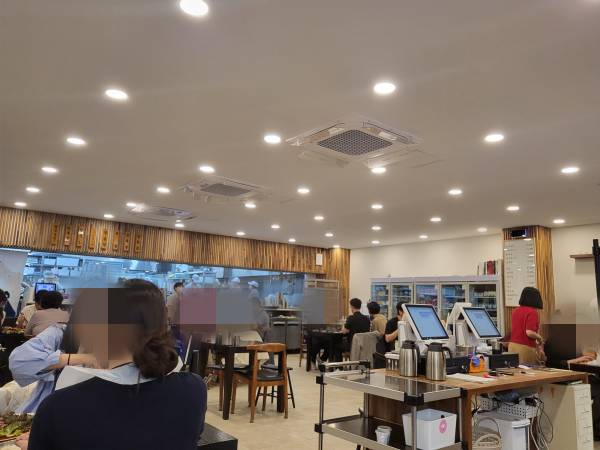 윤밀원-내부모습